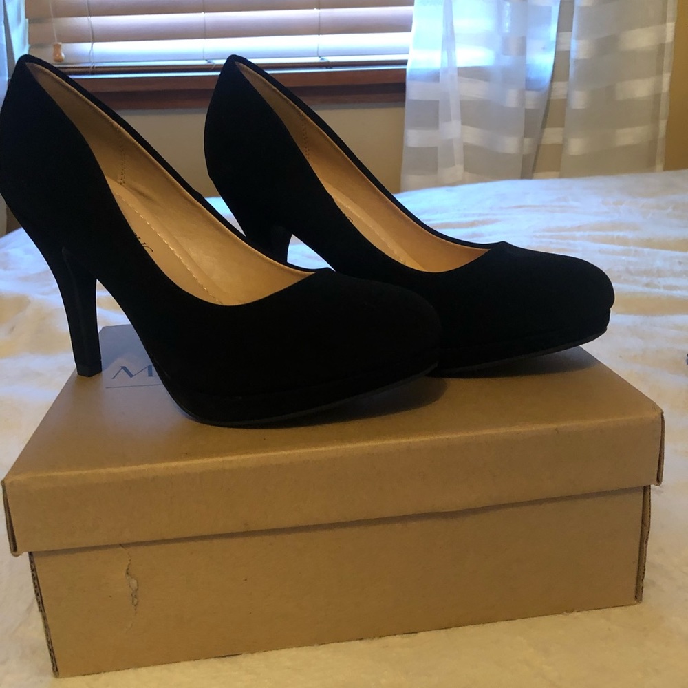 Marco Republic Comfort.  Rome Memo Nubuck Black